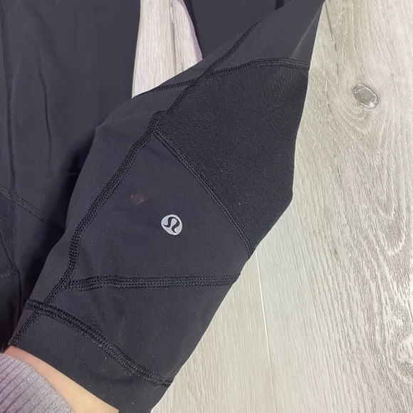 Lululemon Cropped Black Leggings With Sheer Panels, Size 4 - Picture 10 of 10